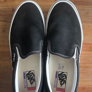 Men's Size 11 Black & White Slip on Vans